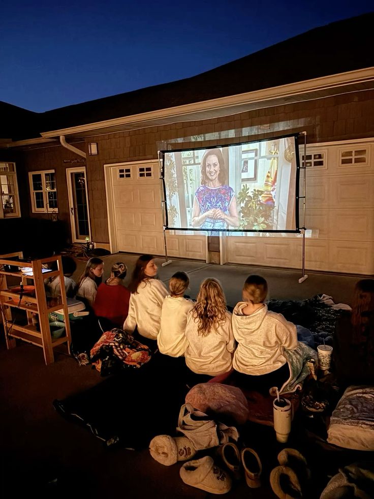 Outdoor-Movie-Night