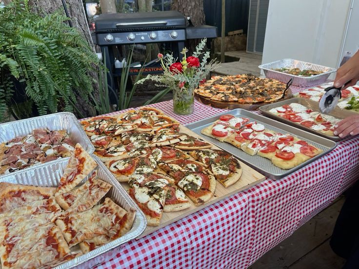 Outdoor-Pizza-Party