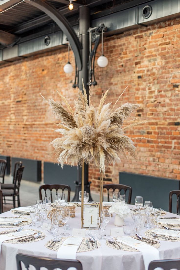 Pampas-Grass-and-Dried-Floral-Arrangement.
