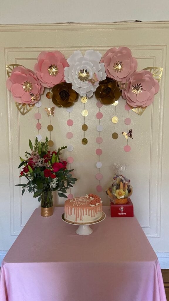 Paper-Flower-Cluster-Instead-of-a-Balloon-Garland
