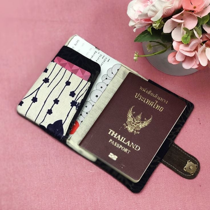 Passport-Holders-Things-to-Sew-and-Sell-From-Home