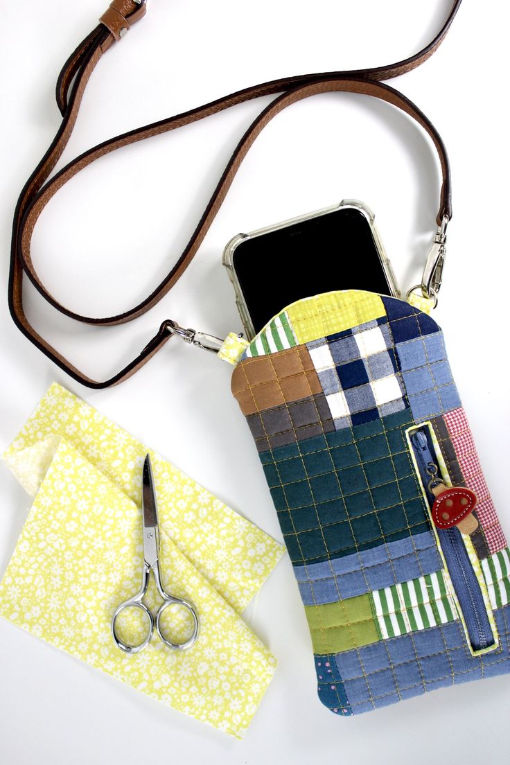 Phone-Crossbody-Pouches-Handmade-Sewing-Projects-People-Actually-Buy