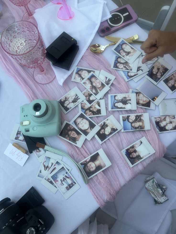 Photo-Booth-Polaroid-Night.