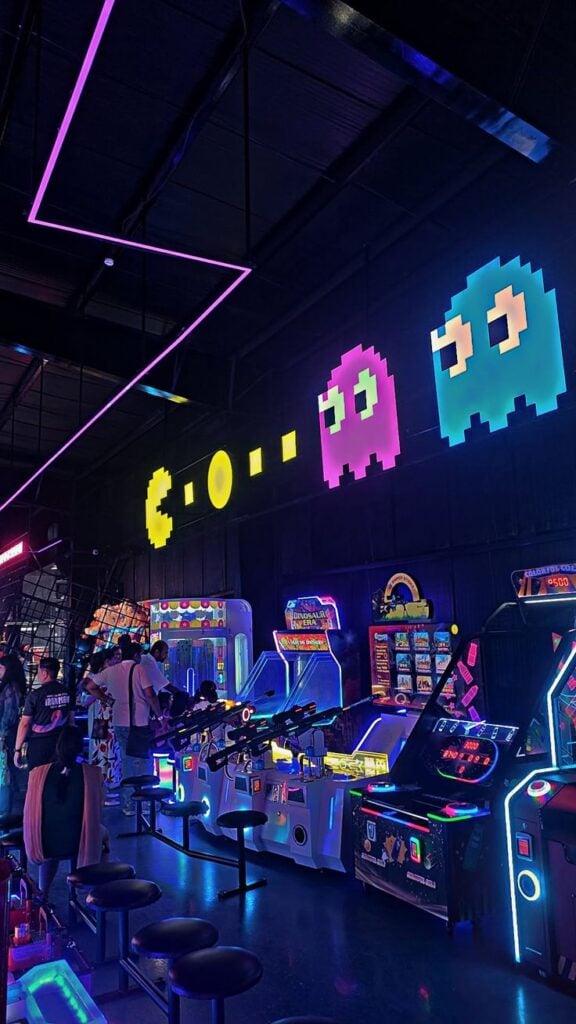 
Pixel-Art-Arcade-Lounge
