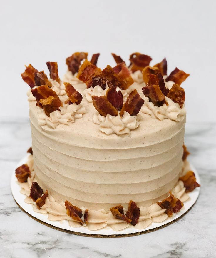 Put-Breakfast-on-Top-of-a-Maple-Bacon-Cake