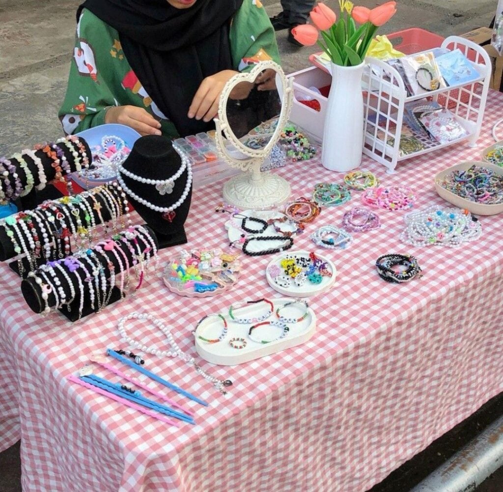 Set-Up-a-Make-and-Exchange-Accessory-Table