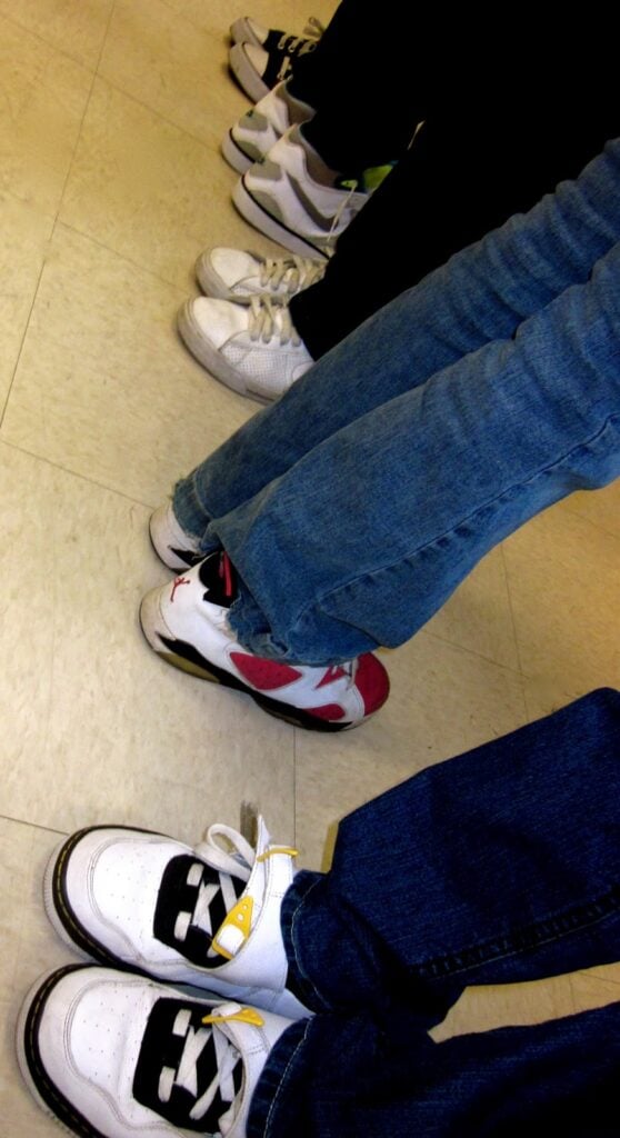 Silent-Line-Up-teen-game