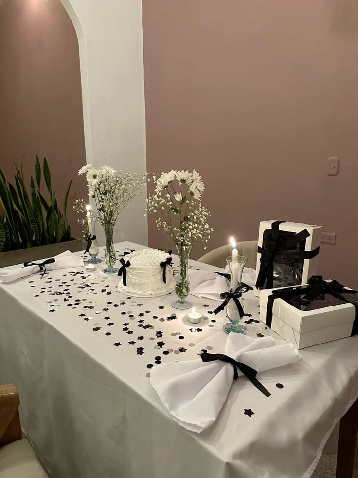 Small-Birthday-Detail-on-Every-Place-Setting