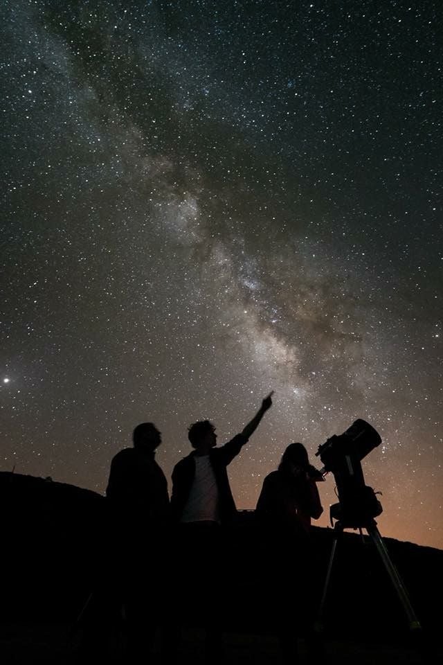 Take-the-Sleepover-Outside-for-an-Astronomy-Session.