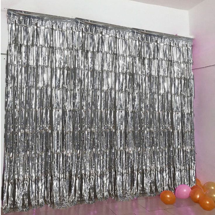 Tinsel-Fringe-Curtain.