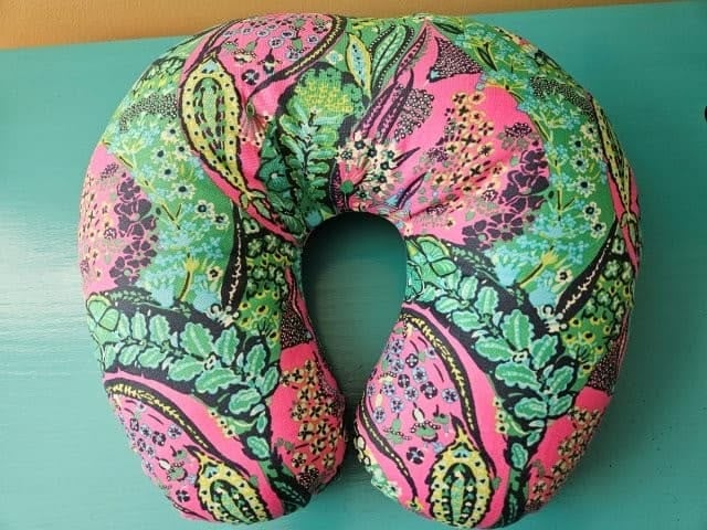 Travel-Neck-Pillows-Things-to-Sew-and-Sell-From-Home