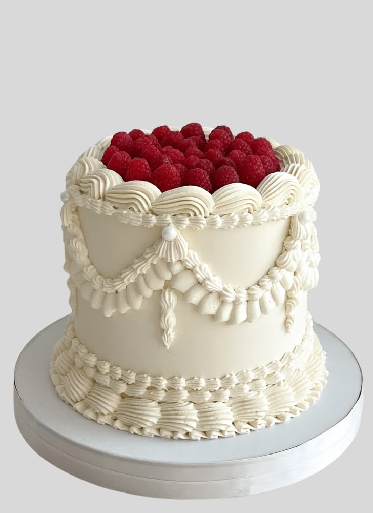 Vintage-Lambeth-Piped-Cake-Birthday-Cake-Ideas-for-Women