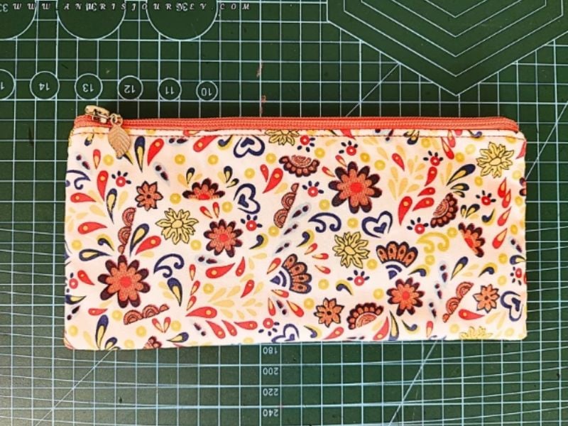 Zippered-Pouches-Things-to-Sew-and-Sell-for-Extra-Money